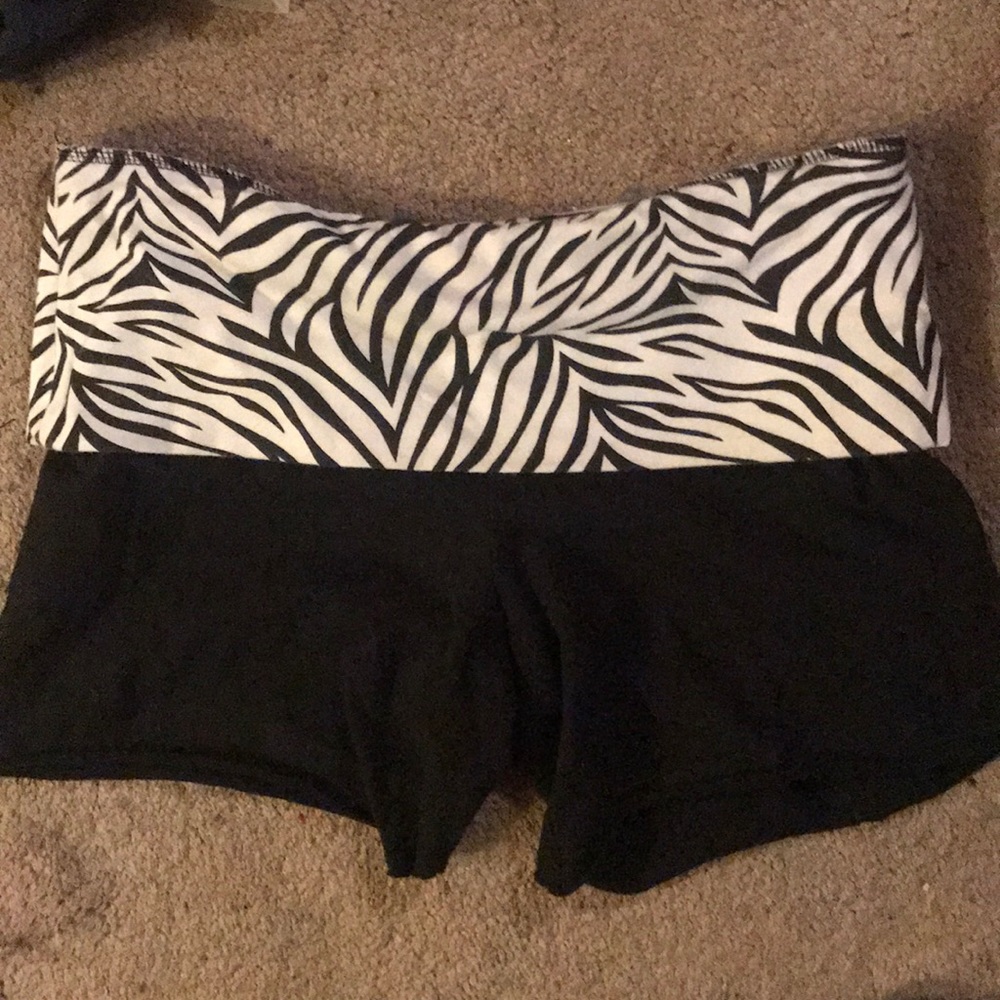 Yoga shorts M read description